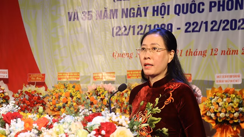 Bí thư Tỉnh ủy Quảng Ngãi Bùi Thị Quỳnh Vân phát biểu tại buổi gặp mặt.