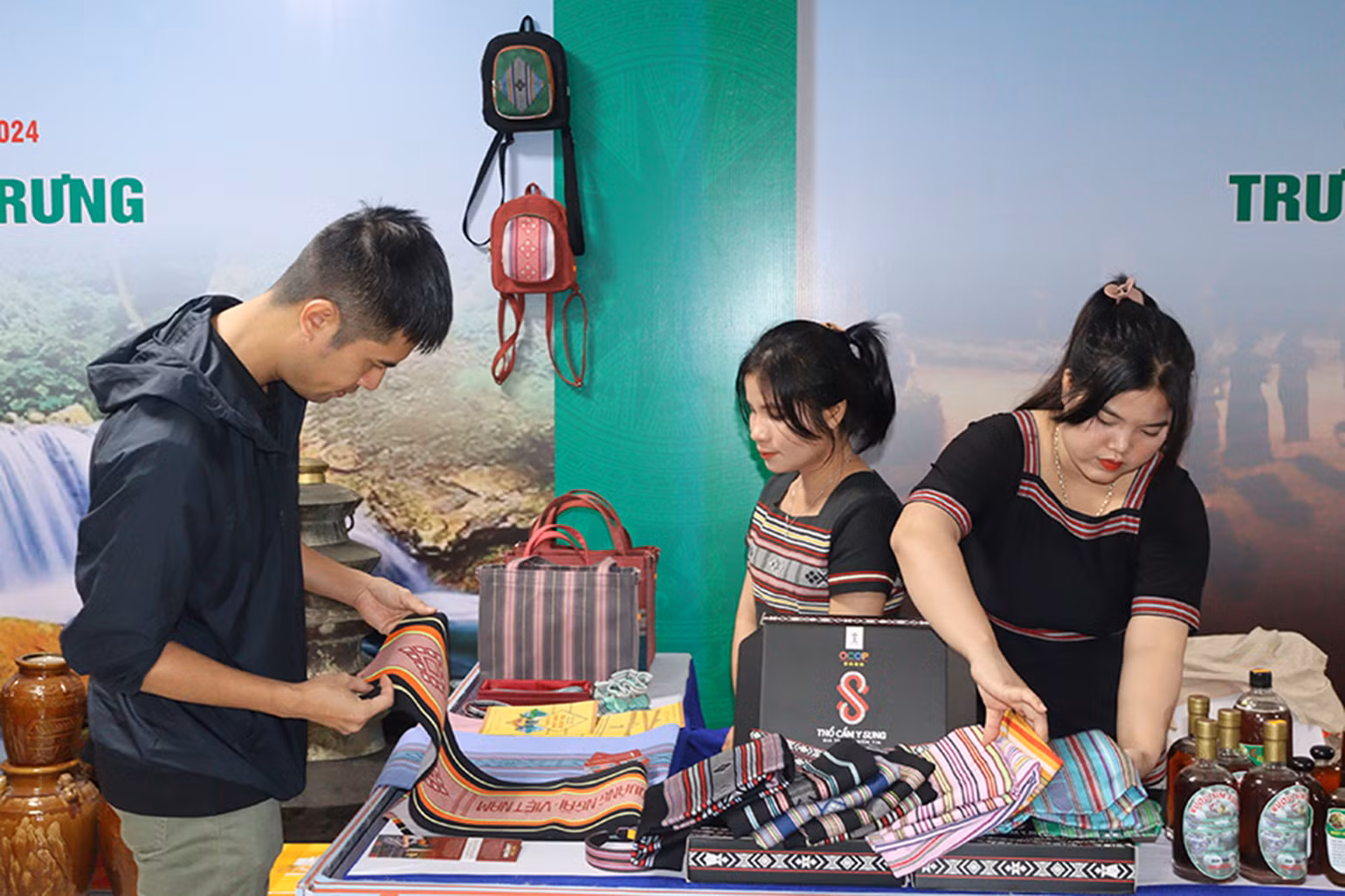 Nâng cao chất lượng sản phẩm là yếu tố sống còn để sản phẩm OCOP Quảng Ngãi vươn xa. Nâng cao chất lượng sản phẩm là yếu tố sống còn để sản phẩm OCOP Quảng Ngãi vươn xa.