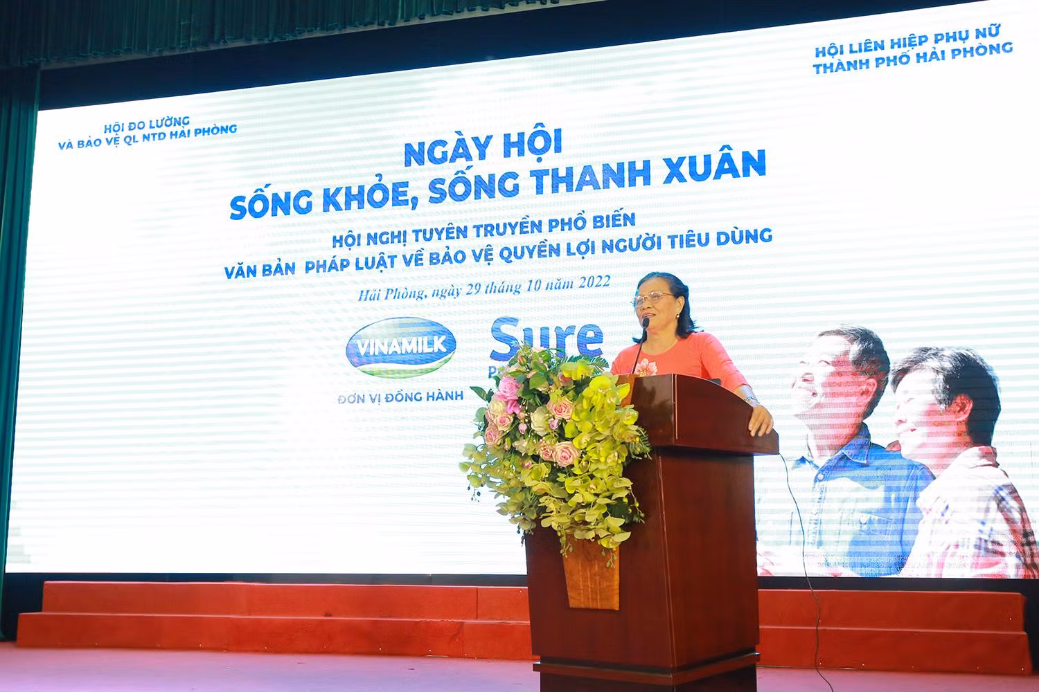 Luật sư Nguyễn Thị Sắn, Ủy viên Ban Chấp hành Hội Đo lường và Bảo vệ quyền lợi người tiêu dùng thành phố Hải Phòng chia sẻ những vấn đề người tiêu dùng cần quan tâm. Luật sư Nguyễn Thị Sắn, Ủy viên Ban Chấp hành Hội Đo lường và Bảo vệ quyền lợi người tiêu dùng thành phố Hải Phòng chia sẻ những vấn đề người tiêu dùng cần quan tâm.