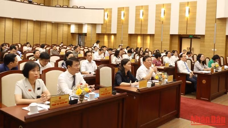 Các đại biểu tham dự hội nghị.