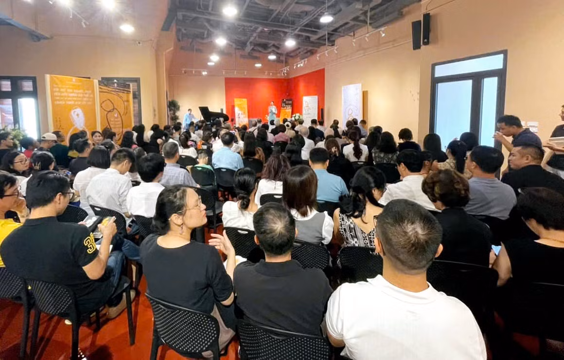 Sự kiện thu hút đông đảo công chúng yêu văn chương.
