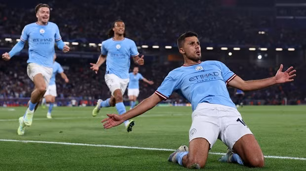 Rodri mang chiến thắng về cho Man City. (Nguồn: Getty Images) Man City lan dau vo dich Champions League, hoan tat 'cu an ba' vi dai hinh anh 3