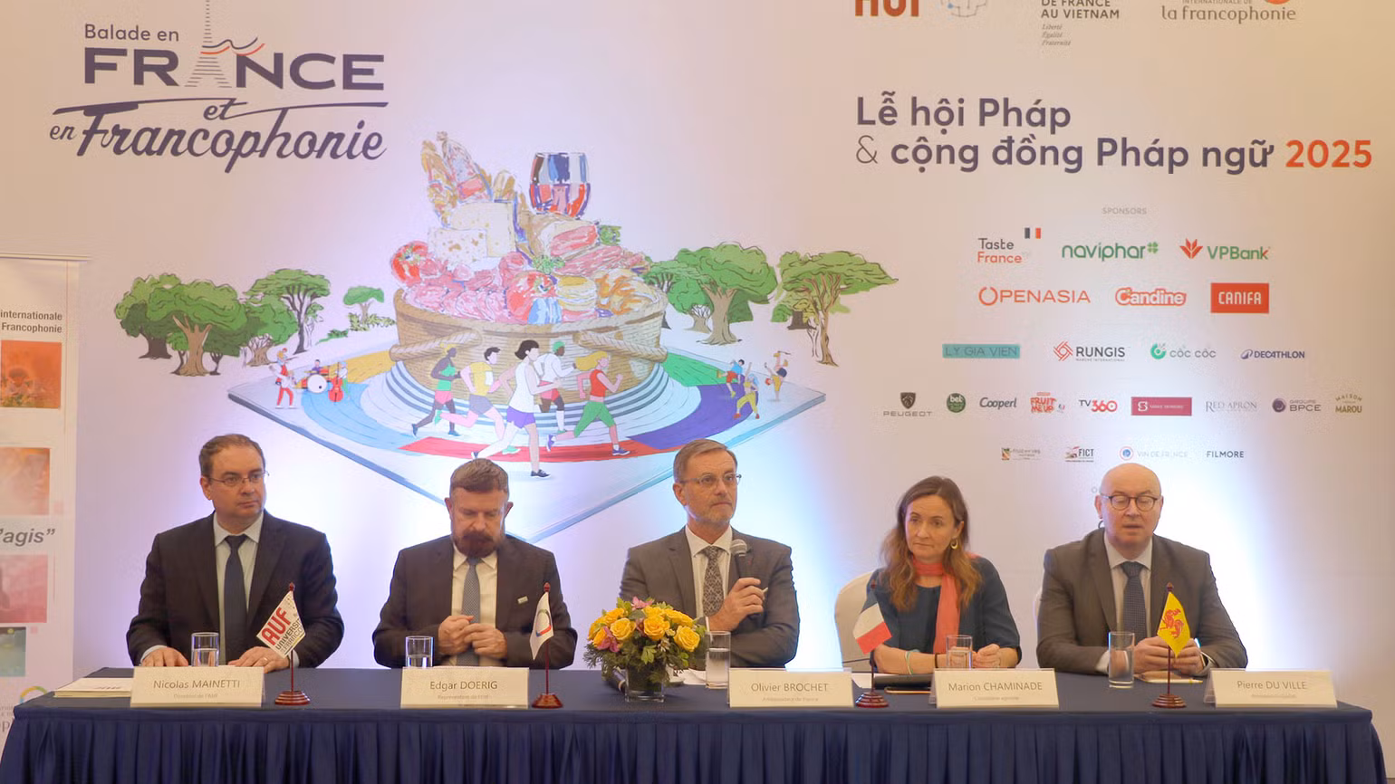 Đây là lần đầu tiên lễ hội có sự góp mặt của Tổ chức Quốc tế Pháp ngữ OIF, Cơ quan Đại học Pháp ngữ AUF, Nhóm các Đại sứ quán, Phái đoàn và Tổ chức Pháp ngữ tại Hà Nội GADIF. (Ảnh: Diệp Thảo) Đây là lần đầu tiên lễ hội có sự góp mặt của Tổ chức Quốc tế Pháp ngữ OIF, Cơ quan Đại học Pháp ngữ AUF, Nhóm các Đại sứ quán, Phái đoàn và Tổ chức Pháp ngữ tại Hà Nội GADIF. (Ảnh: Diệp Thảo)