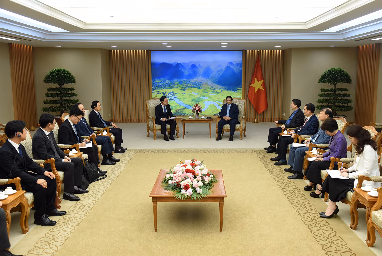 Quang cảnh buổi tiếp. Quang cảnh buổi tiếp.
