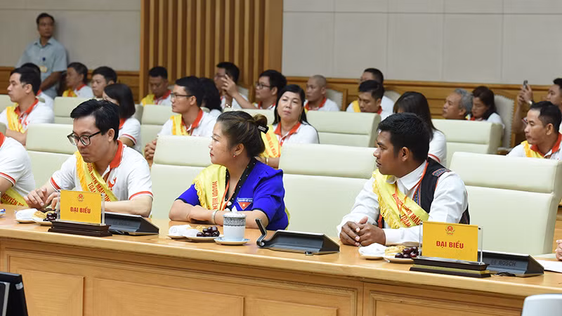 Các đại biểu tham dự buổi gặp mặt. Các đại biểu tham dự buổi gặp mặt.