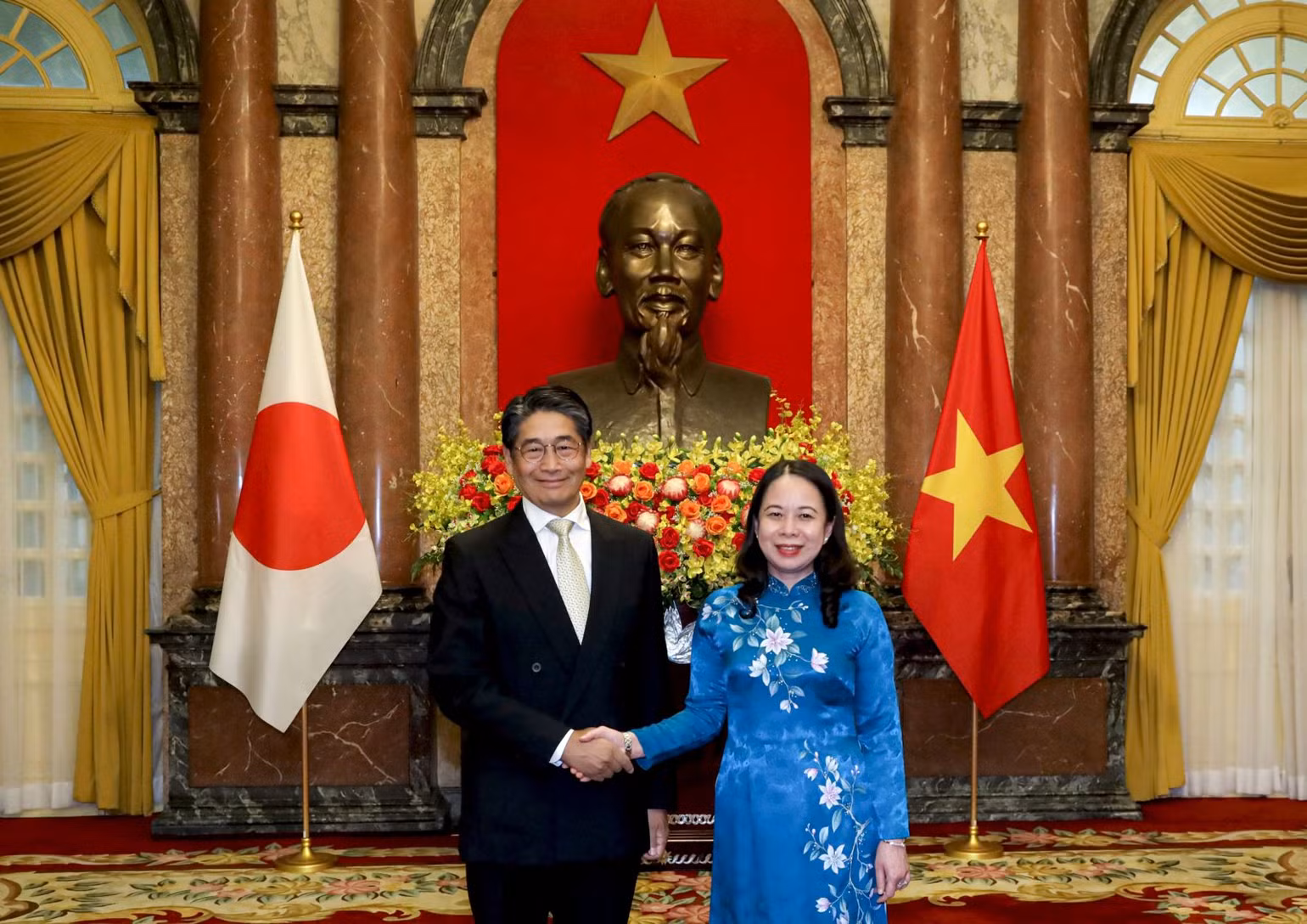 Phó Chủ tịch nước Võ Thị Ánh Xuân tiếp nhận Quốc thư của Đại sứ Nhật Bản Ito Naoki vào ngày 17/5. Ảnh: VPCTN