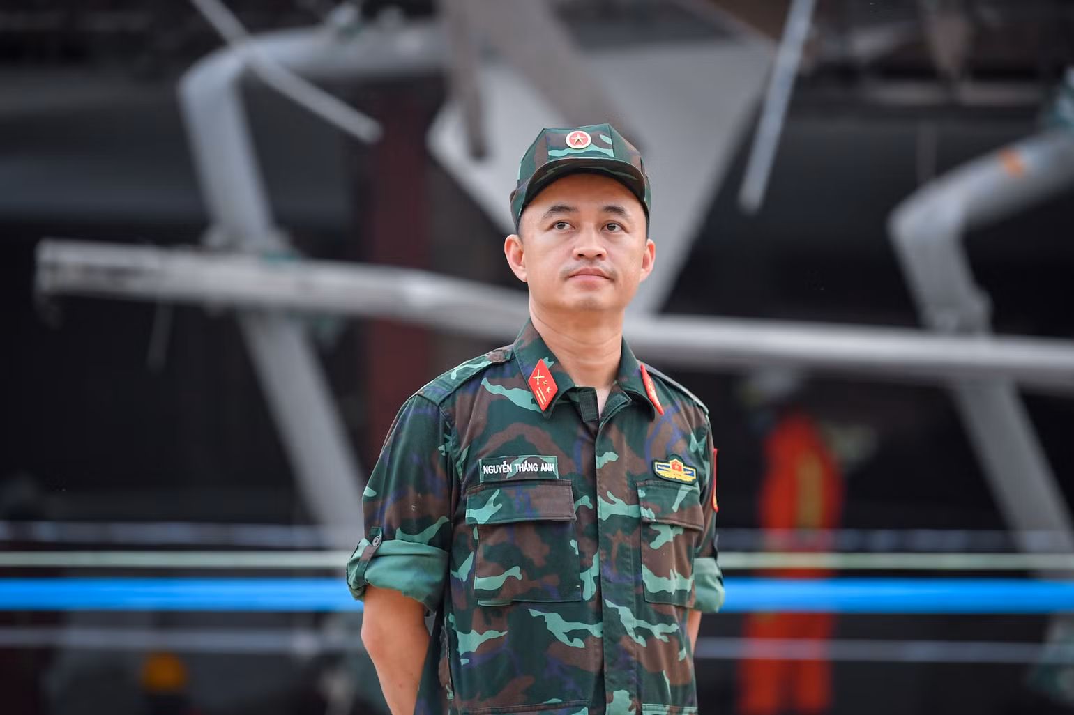 Lời chúc ngây thơ từ Việt Nam đã tiếp cho anh thêm sức lực, lòng quyết tâm để hoàn thành nhiệm vụ, không lùi bước trong những ngày cứu nạn, cứu hộ trên đất bạn Myanmar. Lời chúc ngây thơ từ Việt Nam đã tiếp cho anh thêm sức lực, lòng quyết tâm để hoàn thành nhiệm vụ, không lùi bước trong những ngày cứu nạn, cứu hộ trên đất bạn Myanmar.
