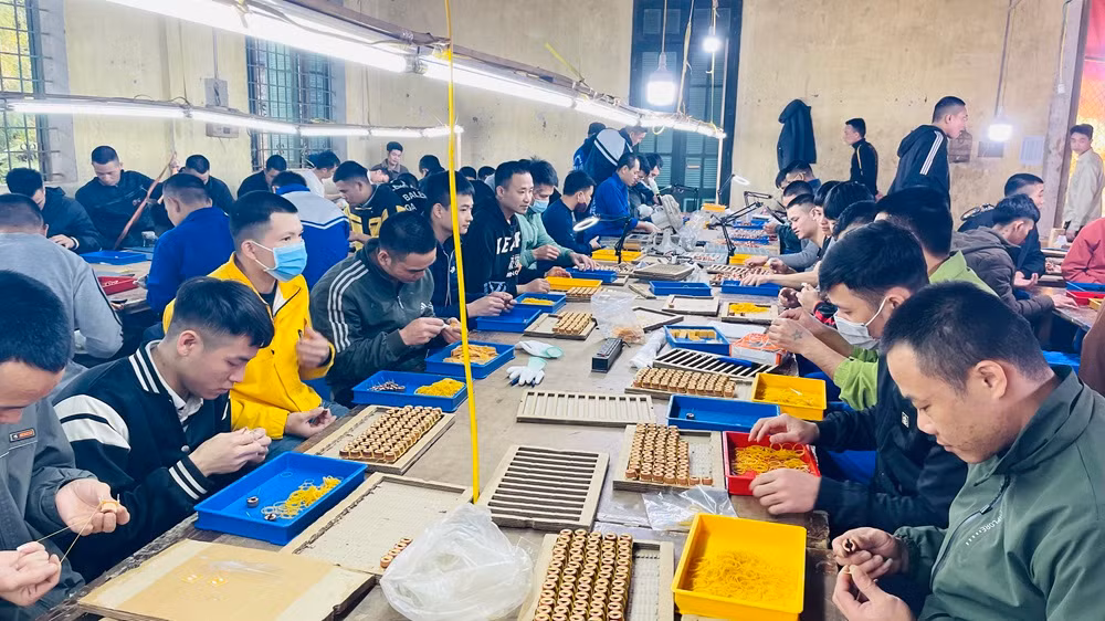 Các học viên học nghề sửa chữa điện tử. (Ảnh: THANH SƠN) Các học viên học nghề sửa chữa điện tử. (Ảnh: THANH SƠN)