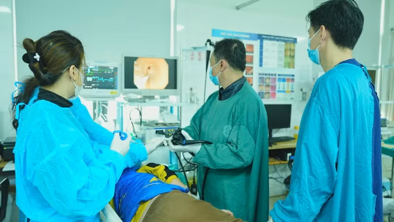Ứng dụng kỹ thuật cao để khám, điều trị cho người bệnh tại Bệnh viện Bạch Mai.