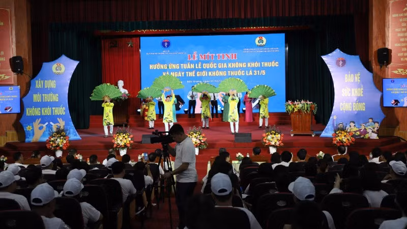 Lễ mít-tinh hưởng ứng Tuần lễ quốc gia không khói thuốc và Ngày thế giới không thuốc lá (31/5) tại thành phố Bắc Giang. (Ảnh: Trung Hiếu)
