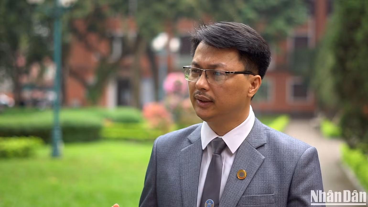 Luật sư Đặng Văn Cường, Trưởng Văn phòng luật sư Chính Pháp, Đoàn Luật sư thành phố Hà Nội. Luật sư Đặng Văn Cường, Trưởng Văn phòng luật sư Chính Pháp, Đoàn Luật sư thành phố Hà Nội.