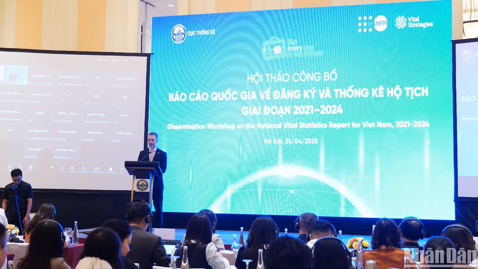 Ông Matt Jackson, Trưởng đại diện UNFPA tại Việt Nam phát biểu tại hội thảo. Ông Matt Jackson, Trưởng đại diện UNFPA tại Việt Nam phát biểu tại hội thảo.