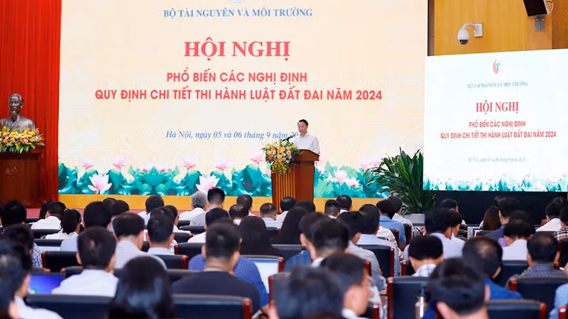 Bộ Tài nguyên và Môi trường tổ chức Hội nghị phổ biến các Nghị định quy định chi tiết thi hành Luật Đất đai năm 2024. Bộ Tài nguyên và Môi trường tổ chức Hội nghị phổ biến các Nghị định quy định chi tiết thi hành Luật Đất đai năm 2024.