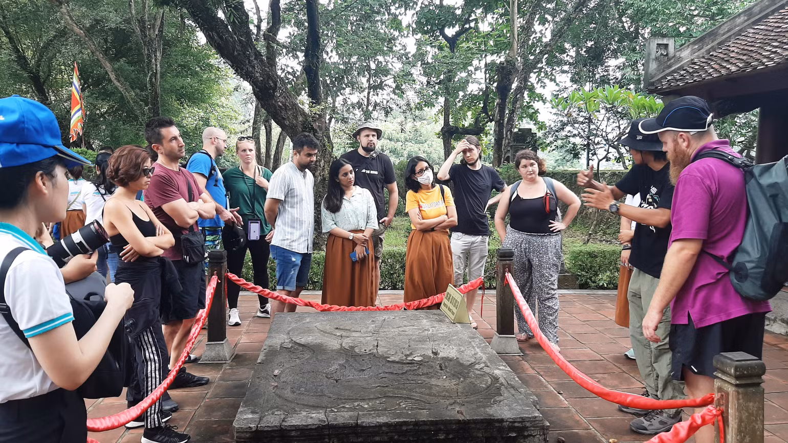 Giá trị lịch sử lâu đời và những nét văn hóa độc đáo của Di tích Quốc gia đặc biệt Cố đô Hoa Lư (xã Trường Yên, huyện Hoa Lư, tỉnh Ninh Bình) có sức hút đặc biệt đối với khách du lịch. (Ảnh: XUÂN TRƯỜNG) Giá trị lịch sử lâu đời và những nét văn hóa độc đáo của Di tích Quốc gia đặc biệt Cố đô Hoa Lư (xã Trường Yên, huyện Hoa Lư, tỉnh Ninh Bình) có sức hút đặc biệt đối với khách du lịch. (Ảnh: XUÂN TRƯỜNG)