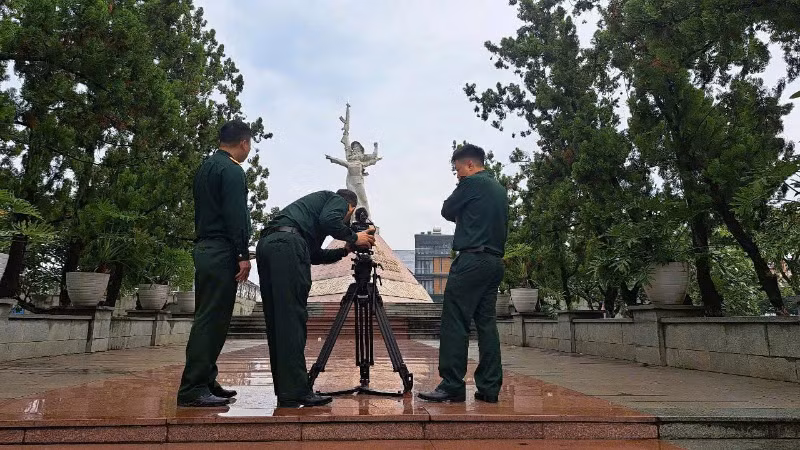 Hình ảnh trong quá trình ghi hình bộ phim.