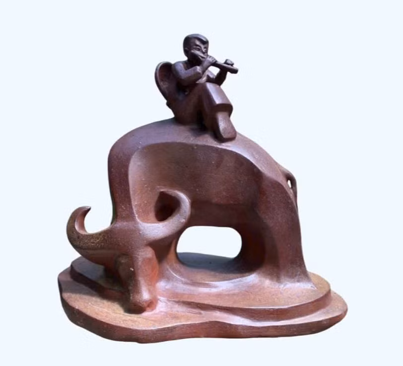 Tác phẩm "Thanh bình", chất liệu đất nung. Tác phẩm "Thanh bình", chất liệu đất nung.
