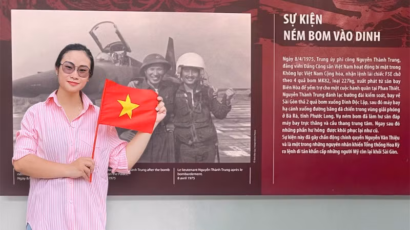 Chị Thùy Dương là vợ của Thiếu tá Cao Anh Lê Phương, Chỉ huy trưởng Nhà giàn DK1/18. Chị Thùy Dương là vợ của Thiếu tá Cao Anh Lê Phương, Chỉ huy trưởng Nhà giàn DK1/18.