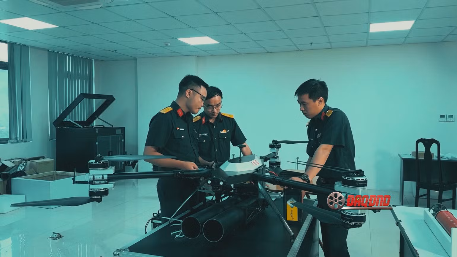 Cảnh trong phim khoa học "Nghiên cứu ứng dụng công nghệ trong chữa cháy".