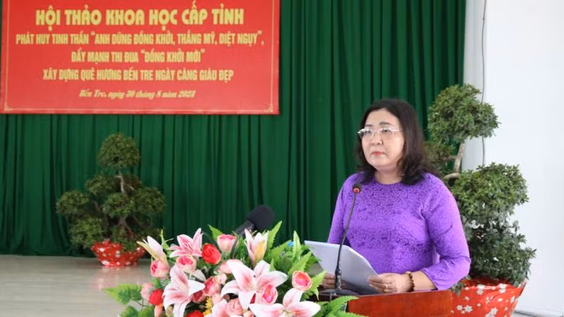 Phó Bí thư Thường trực Tỉnh ủy Bến Tre Hồ Thị Hoàng Yến phát biểu tại hội thảo.