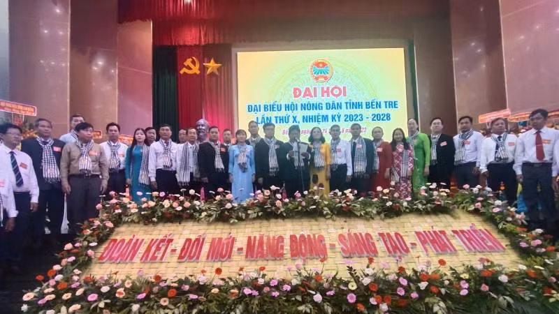 Ban Chấp hành Hội Nông dân tỉnh Bến Tre nhiệm kỳ 2023-2028 ra mắt tại Đại hội.