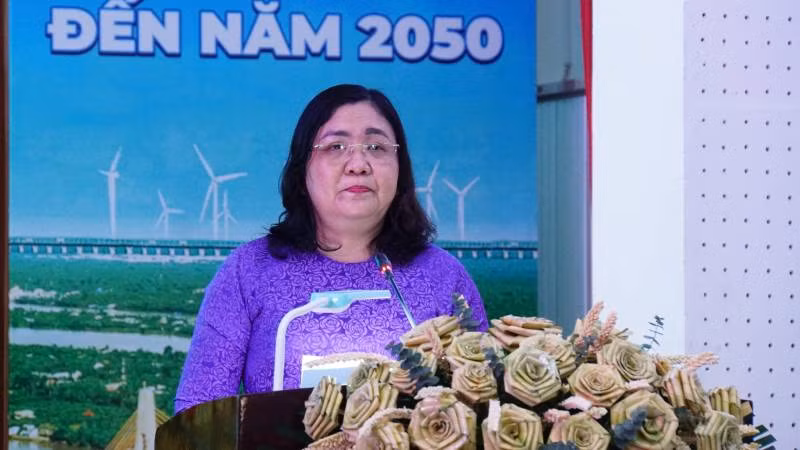 Phó Bí thư Thường trực Tỉnh ủy, phụ trách Tỉnh ủy, Chủ tịch Hội đồng nhân dân tỉnh Bến Tre Hồ Thị Hoàng Yến phát biểu tại hội nghị công bố Quy hoạch tỉnh Bến Tre.