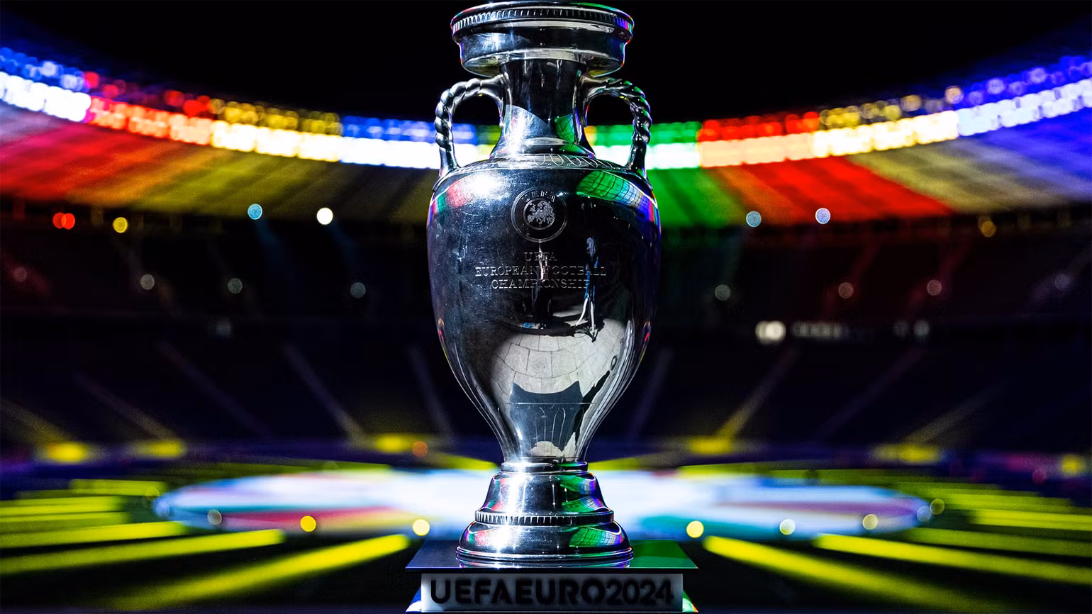 [EURO QUIZ] Trận chung kết EURO 2024 diễn ra ở đâu, khi nào? ảnh 4