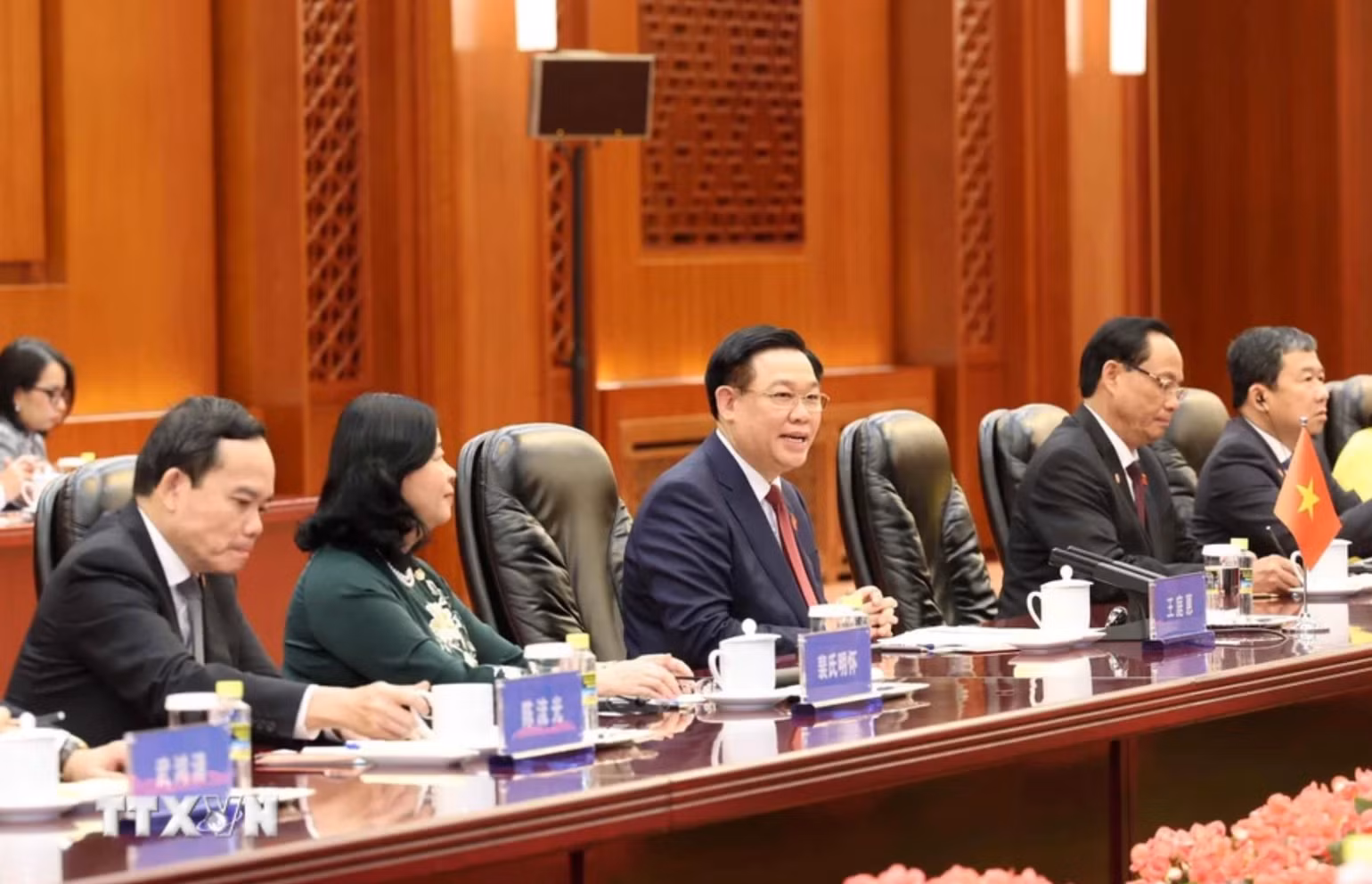 Chủ tịch Quốc hội Vương Đình Huệ phát biểu tại cuộc hội đàm. Ảnh: TTXVN
