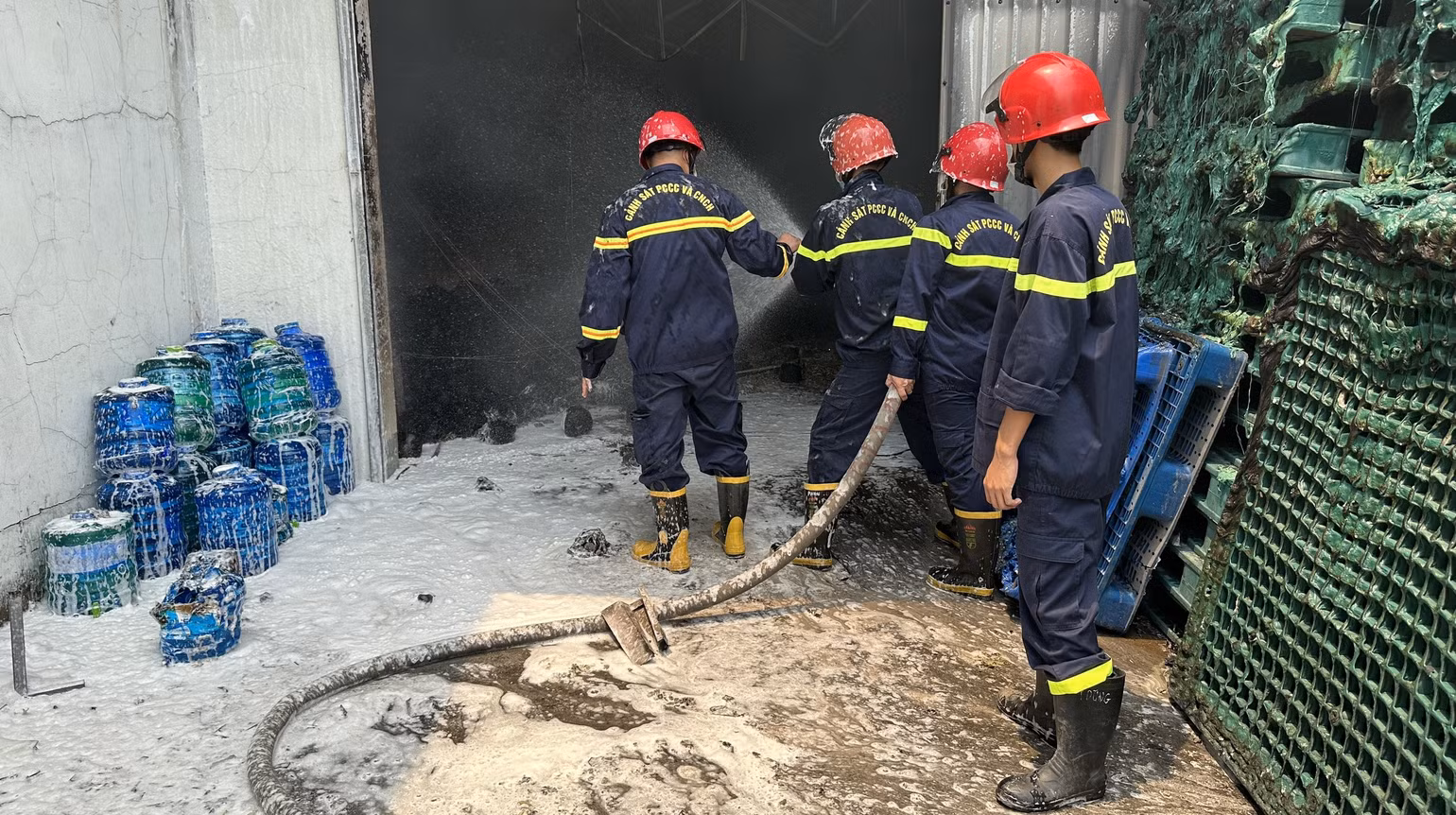 Vụ cháy được khống chế. Vụ cháy được khống chế.