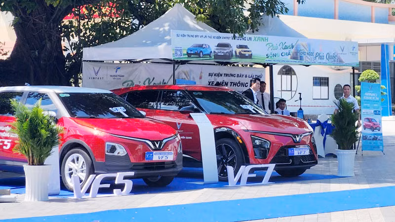 Khu trưng bày xe điện Vinfast trưng bày ở thành phố Phú Quốc.