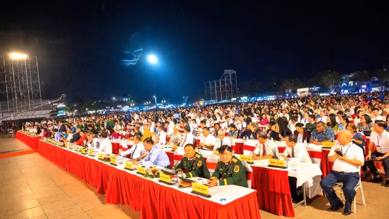 Toàn cảnh lễ kỷ niệm 50 năm Ngày Giải phóng tỉnh Bà Rịa-Vũng Tàu.