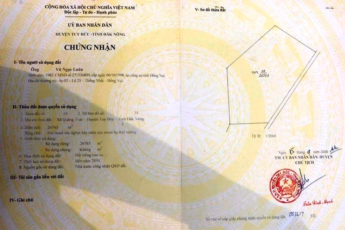 Giấy chứng nhận quyền sử dụng đất huyện Tuy Đức cấp cho ông Vũ Ngọc Luân trên đất lâm nghiệp do Công ty TNHH MTV lâm nghiệp Nam Tây Nguyên quản lý, sử dụng.