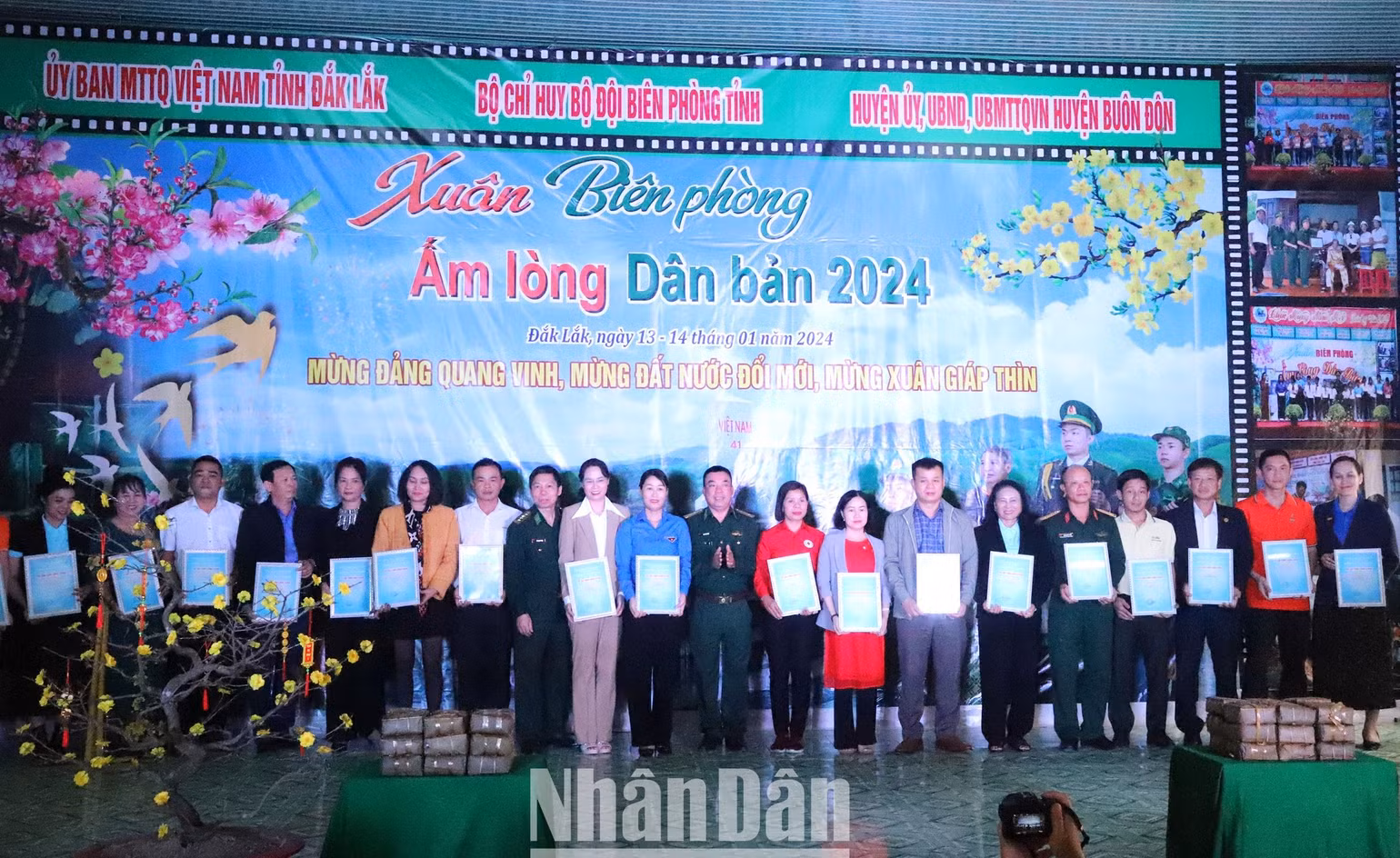 Lãnh đạo Bộ Chỉ huy Bộ đội Biên phòng tỉnh Đắk Lắk trao giấy chứng nhận và cảm ơn các cơ quan, đơn vị, doanh nghiệp đã tài trợ và đồng hành cùng Chương trình “Xuân biên phòng - Ấm lòng dân bản” - Tết Giáp Thìn 2024