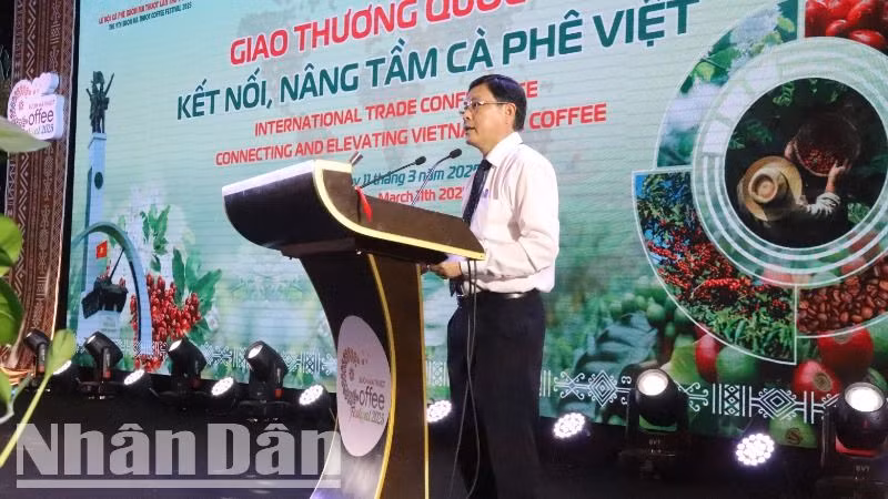 Phó Chủ tịch Thường trực Ủy ban nhân dân tỉnh Đắk Lắk Nguyễn Tuấn Hà phát biểu khai mạc hội nghị.