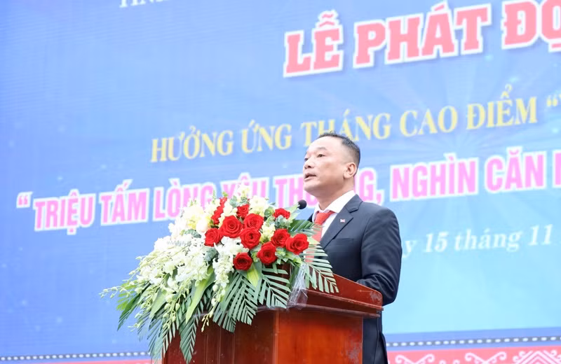 Chủ tịch Ủy ban Mặt trận Tổ quốc Việt Nam tỉnh Đắk Lắk Y Giang Gry Niê Knơng kêu gọi các cơ quan, đơn vị, tổ chức, doanh nghiệp, cá nhân trong và ngoài tỉnh tiếp tục ủng hộ giúp đỡ người nghèo thông qua Quỹ “Vì người nghèo” tỉnh. Chủ tịch Ủy ban Mặt trận Tổ quốc Việt Nam tỉnh Đắk Lắk Y Giang Gry Niê Knơng kêu gọi các cơ quan, đơn vị, tổ chức, doanh nghiệp, cá nhân trong và ngoài tỉnh tiếp tục ủng hộ giúp đỡ người nghèo thông qua Quỹ “Vì người nghèo” tỉnh.