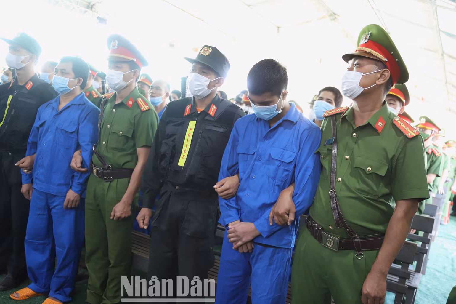 Tại phiên tòa, các bị cáo đã nhận ra việc làm sai trái của mình và ăn năn hối cải. Tại phiên tòa, các bị cáo đã nhận ra việc làm sai trái của mình và ăn năn hối cải.