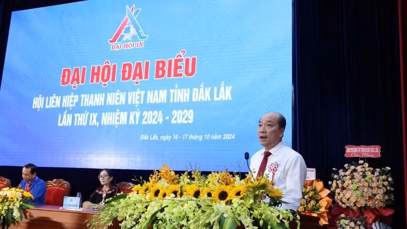 Phó Bí thư Tỉnh ủy, Chủ tịch Ủy ban nhân dân tỉnh Đắk Lắk Phạm Ngọc Nghị phát biểu tại đại hội.
