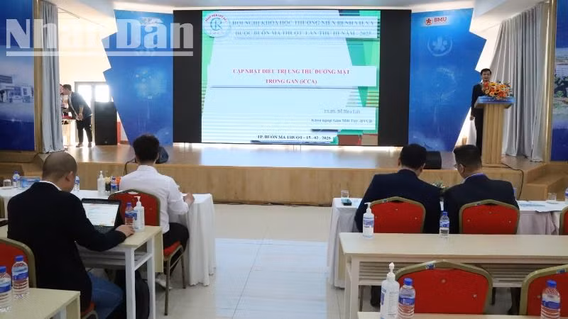 Một phiên thảo luận cập nhật điều trị ung thư đường mật trong gan. Một phiên thảo luận cập nhật điều trị ung thư đường mật trong gan.