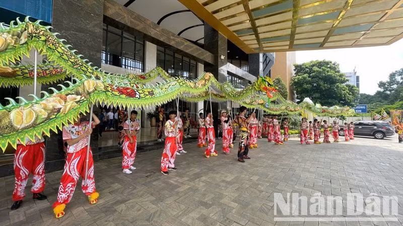 Tại Lễ hội Sầu riêng Krông Pắc lần thứ 2 - năm 2024, huyện Krông Pắc đăng ký xác lập con rồng dài 120m in hình quả sầu riêng, con rồng dài nhất Việt Nam chào mừng 120 năm Ngày thành lập tỉnh Đắk Lắk. Tại Lễ hội Sầu riêng Krông Pắc lần thứ 2 - năm 2024, huyện Krông Pắc đăng ký xác lập con rồng dài 120m in hình quả sầu riêng, con rồng dài nhất Việt Nam chào mừng 120 năm Ngày thành lập tỉnh Đắk Lắk.