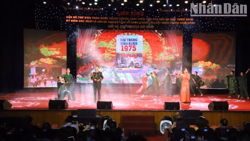 Phần giới thiệu về sách Đại thắng mùa Xuân năm 1975 của Thư viện tỉnh Nghệ An.