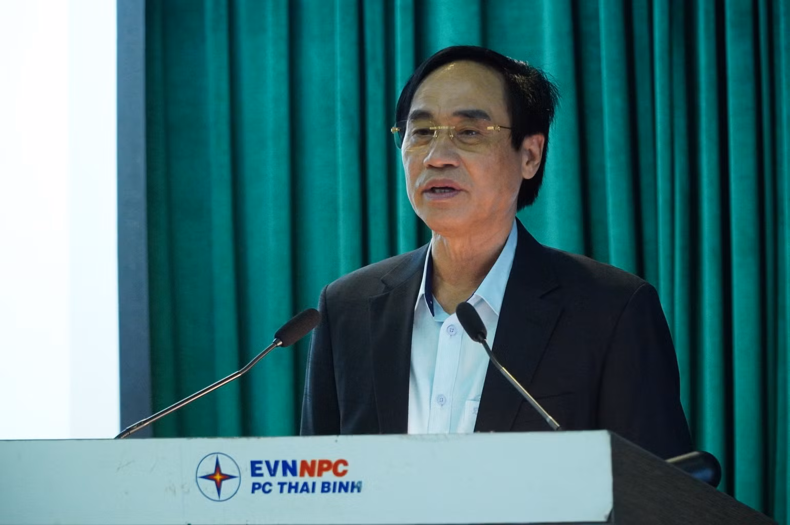 Ông Trần Văn Quang, Phó Chủ tịch Thường trực Hiệp hội Doanh nghiệp tỉnh Thái Bình, phát biểu tại hội nghị.