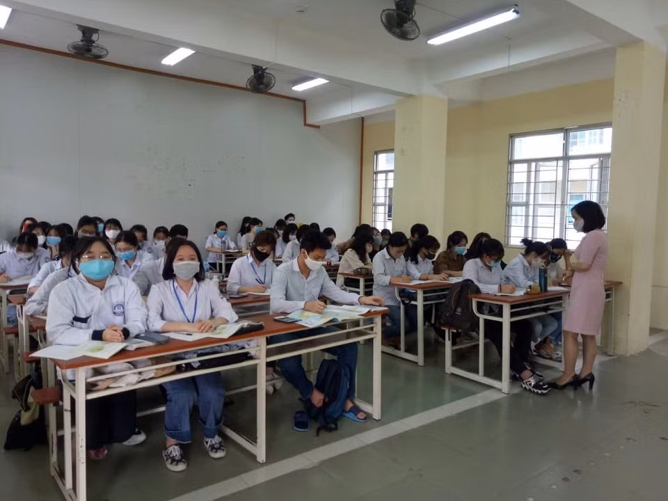 Việc được học thêm, tích lũy kiến thức là nhu cầu chính đáng của học sinh. Việc được học thêm, tích lũy kiến thức là nhu cầu chính đáng của học sinh.