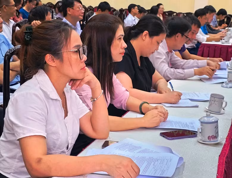 Các đại biểu dự lễ phát động.