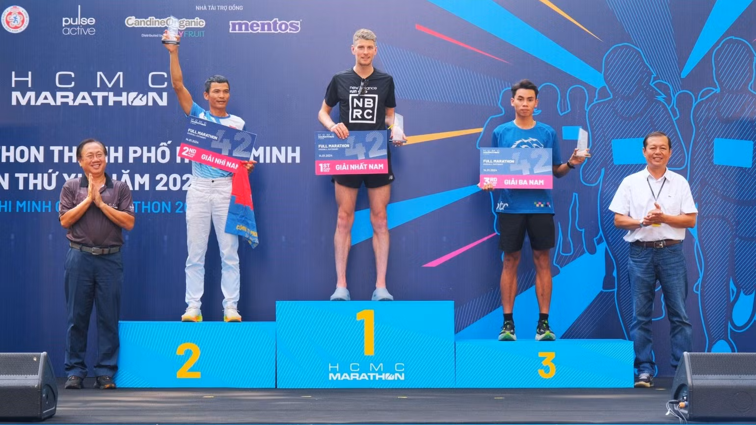 Top 3 các vận động viên nam đạt thành tích tốt nhất cự ly 42 km.