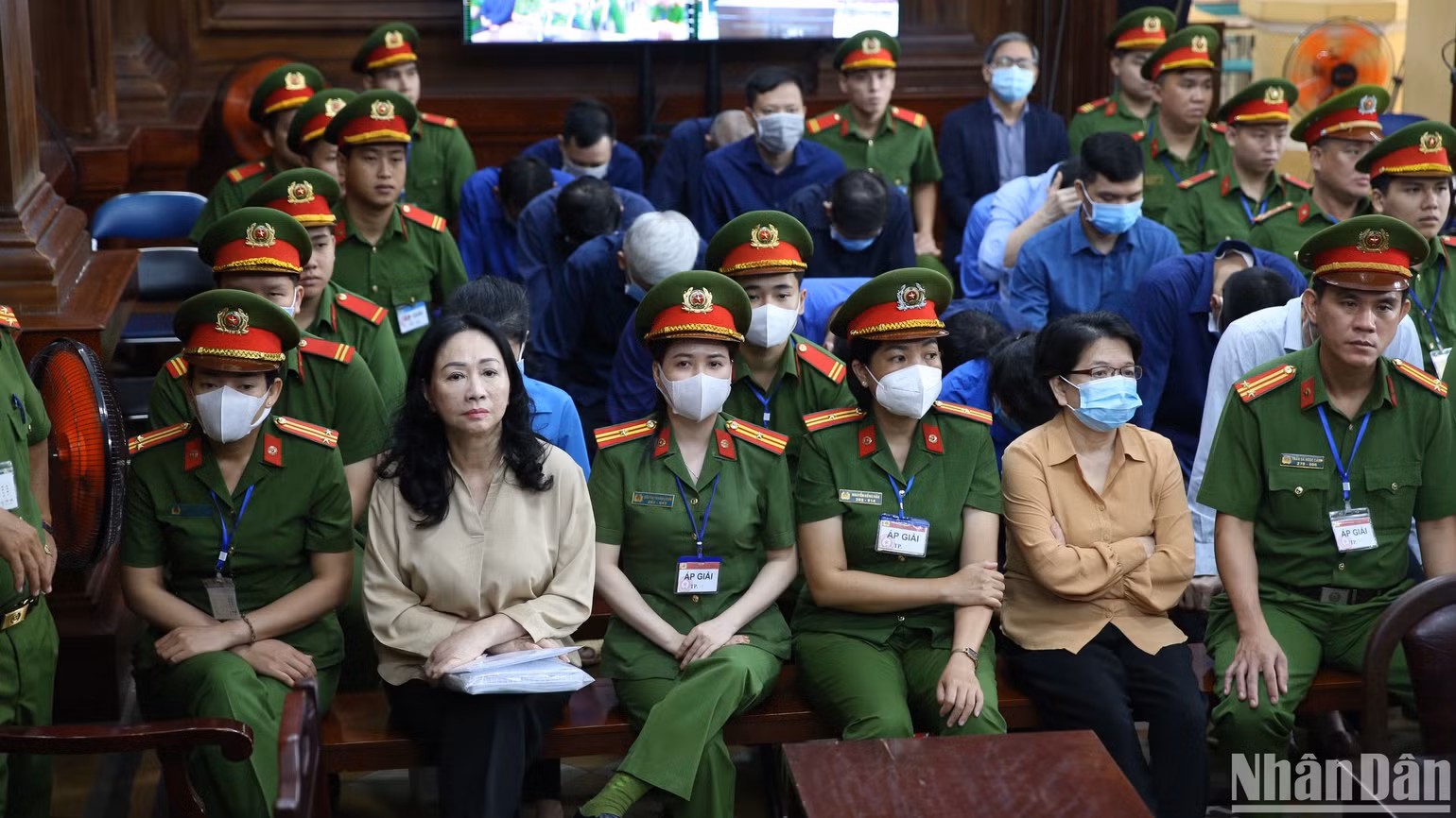 Các bị cáo tại phiên xét xử.