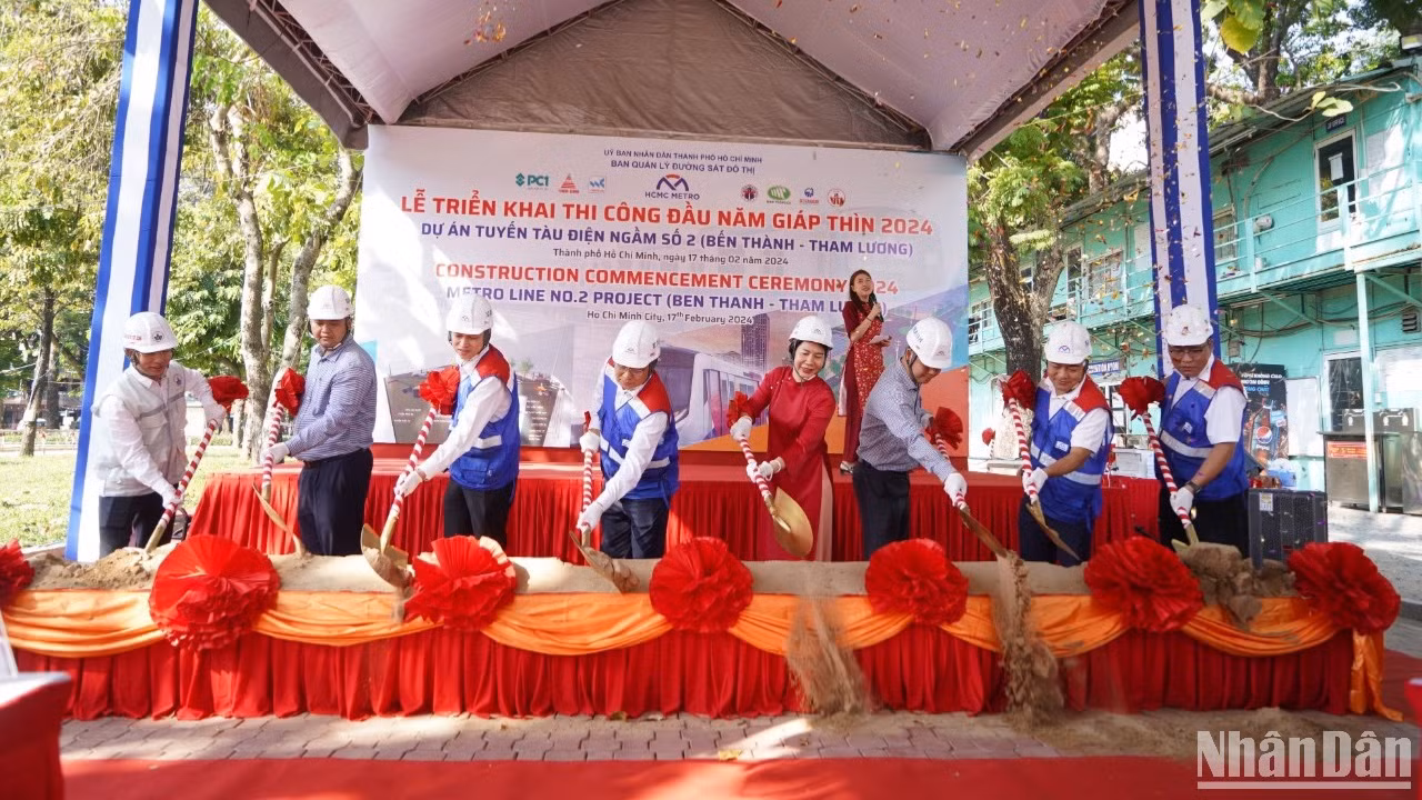 Thành phố Hồ Chí Minh tiếp tục thúc đẩy đầu tư công để tạo động lực tăng trưởng cho thành phố.