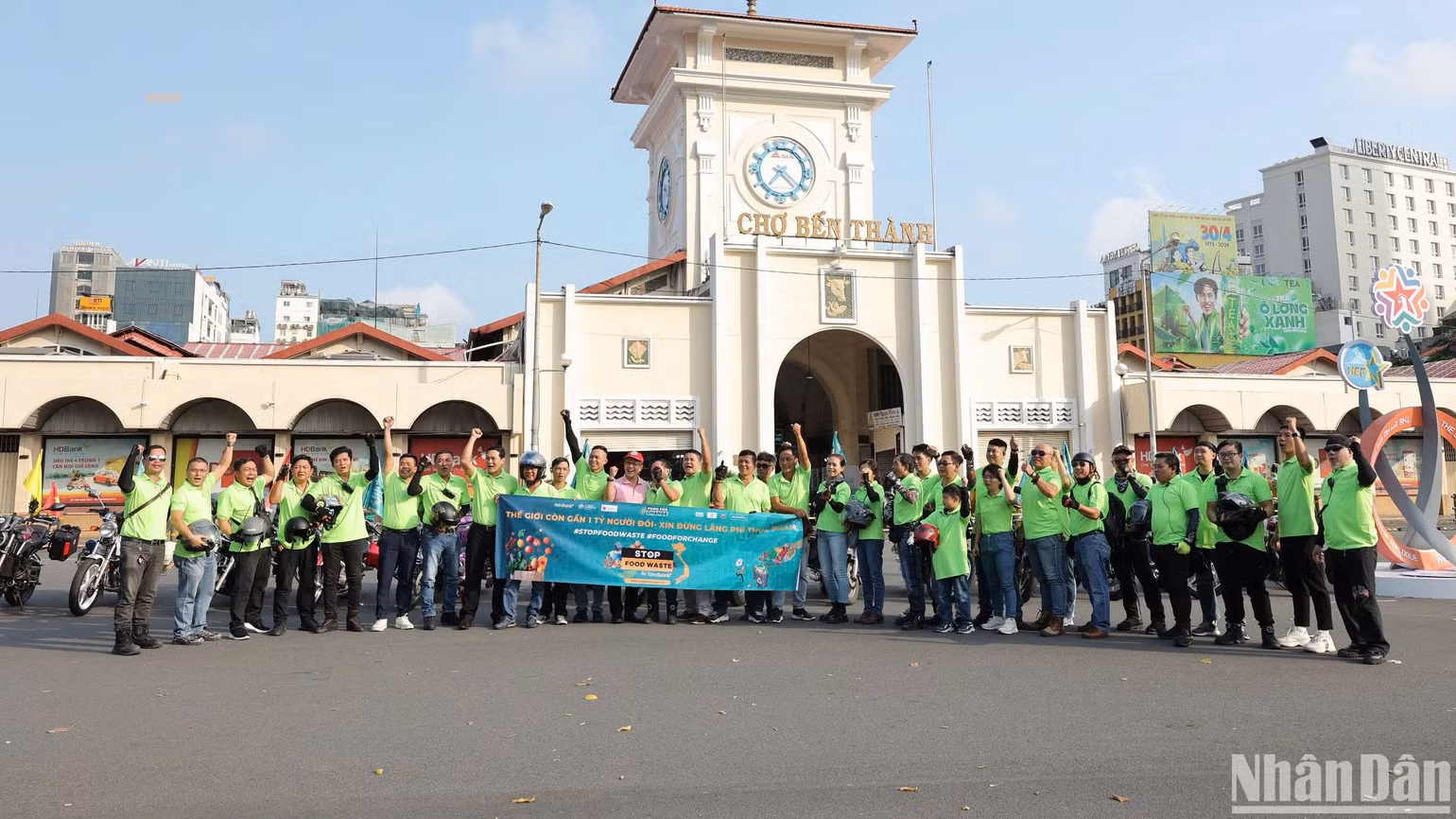 Các đơn vị diễu hành tuyên truyền việc sử dụng thực phẩm hiệu quả và chống lãng phí Các đơn vị diễu hành tuyên truyền việc sử dụng thực phẩm hiệu quả và chống lãng phí