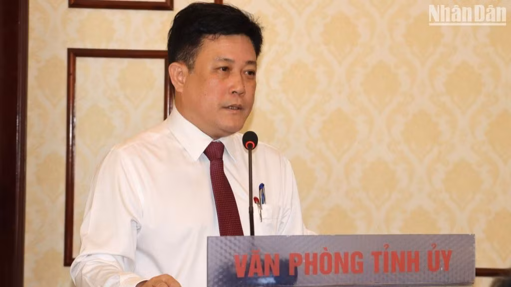 Tân Chánh Văn phòng Tỉnh ủy Bình Phước Đặng Hà Giang phát biểu nhận nhiệm vụ.