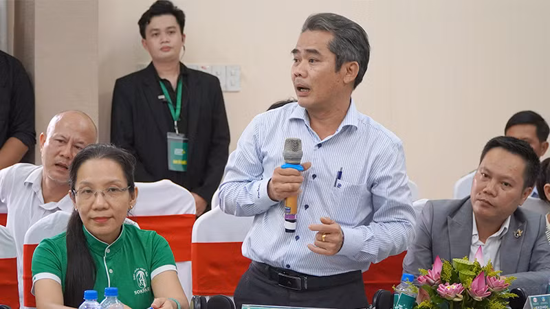 Đại biểu tham gia phát biểu tại buổi tọa đàm. (Ảnh: HỮU NGHĨA)