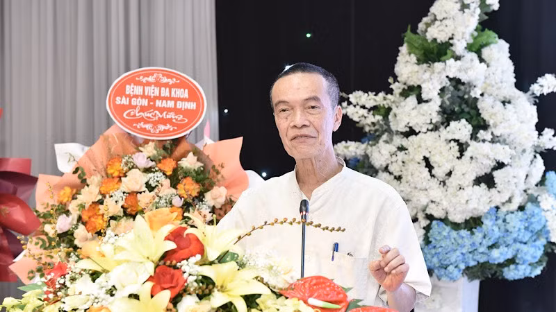 Ông Nguyễn Nhật Quang, Viện trưởng Viện Khoa học công nghệ, Hiệp hội Phần mềm và dịch vụ Công nghệ thông tin Việt Nam (VINASA) trao đổi tại hội nghị về chuyển đổi số, chuyển đổi xanh.