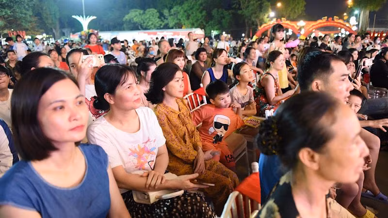 Các hoạt động trong khuôn khổ lễ khai mạc Ngày Sách và Văn hóa đọc Việt Nam tỉnh Nam Định năm 2024 thu hút sự quan tâm theo dõi của đông đảo người dân trên địa bàn. (Ảnh: XUÂN TRƯỜNG)